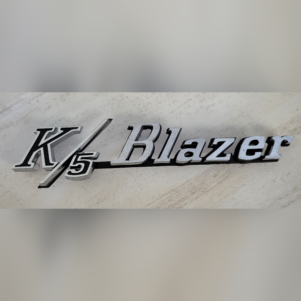 K/5 Blazer emblem